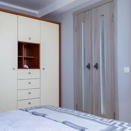 Cozy 2-Room Apartment On Zhvanetsky Boulevard Odessa Luaran gambar