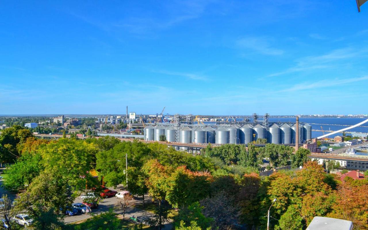 Cozy 2-Room Apartment On Zhvanetsky Boulevard Odessa Luaran gambar