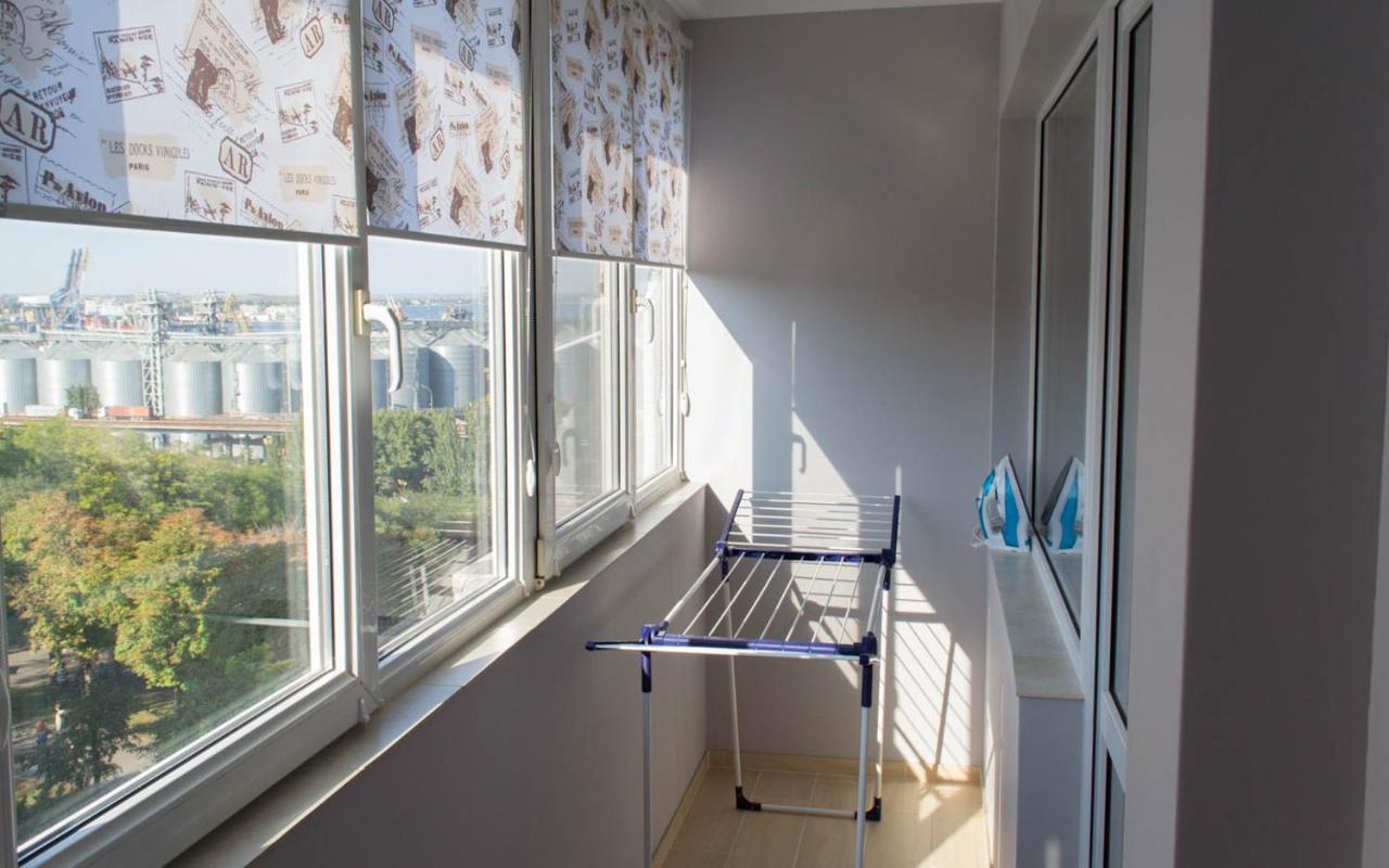Cozy 2-Room Apartment On Zhvanetsky Boulevard Odessa Luaran gambar